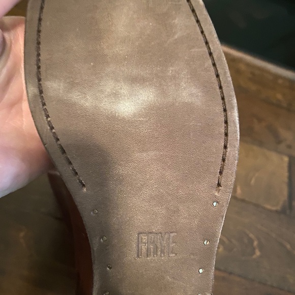 New, never worn Frye Melissa Boots size 6 brown - Picture 7 of 8